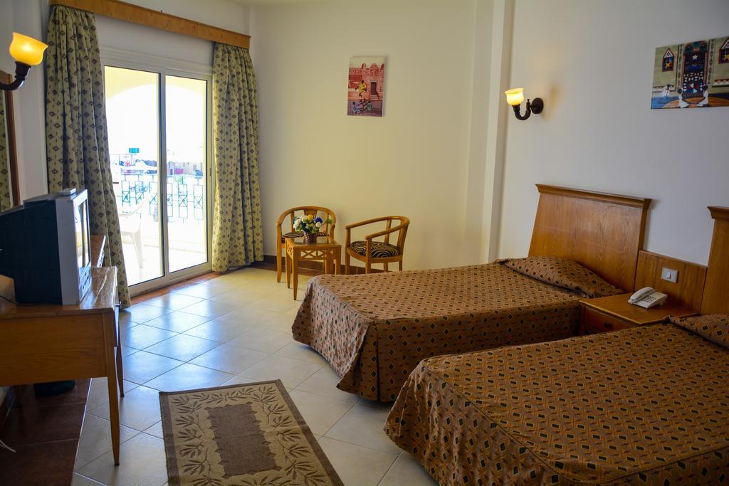 Blue Reef Red Sea Resort Marsa Alam Room photo